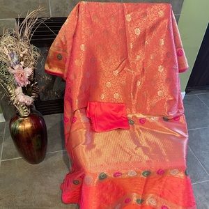 Peach Meenakari Silk Woven Benarasi Saree With Bp